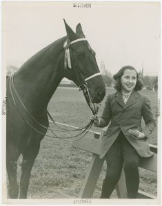 Mädchen mit Pferd